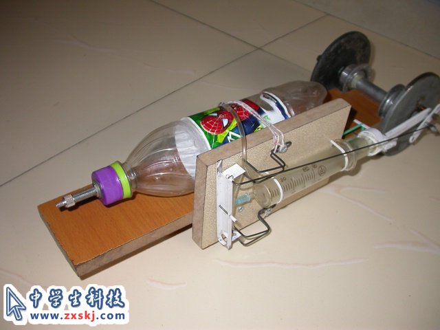 科技小制作-自制压缩空气动力车
