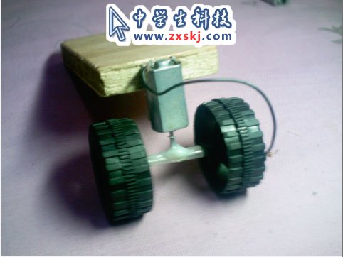 科技<a href='http://www.zxskj.com/xiaozhizuo/' target='_blank'><u>小制作</u></a>-手工制作遥控汽车模型