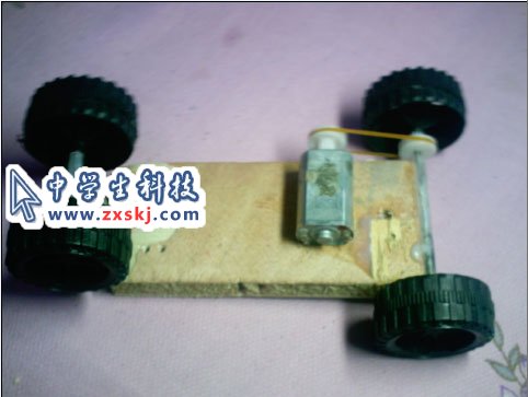 科技小制作-手工制作遥控汽车模型