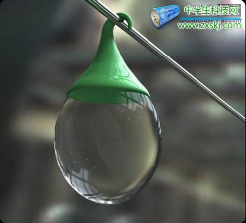 　　你一定会很好奇，这样一个大水滴是怎么驱走苍蝇的呢？ 