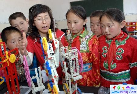 图文：科技馆活动进校园(3)